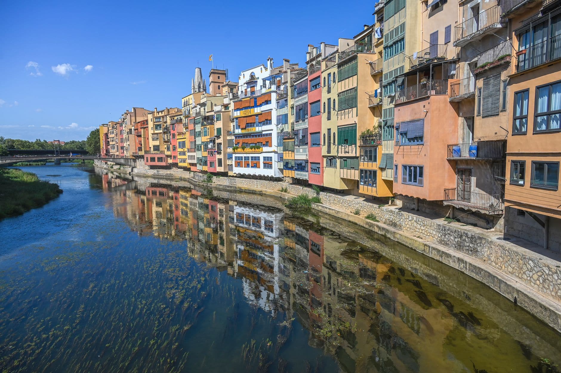 Barcelona Airport to Girona: Train, Taxi & Transfer (2026 Guide)
