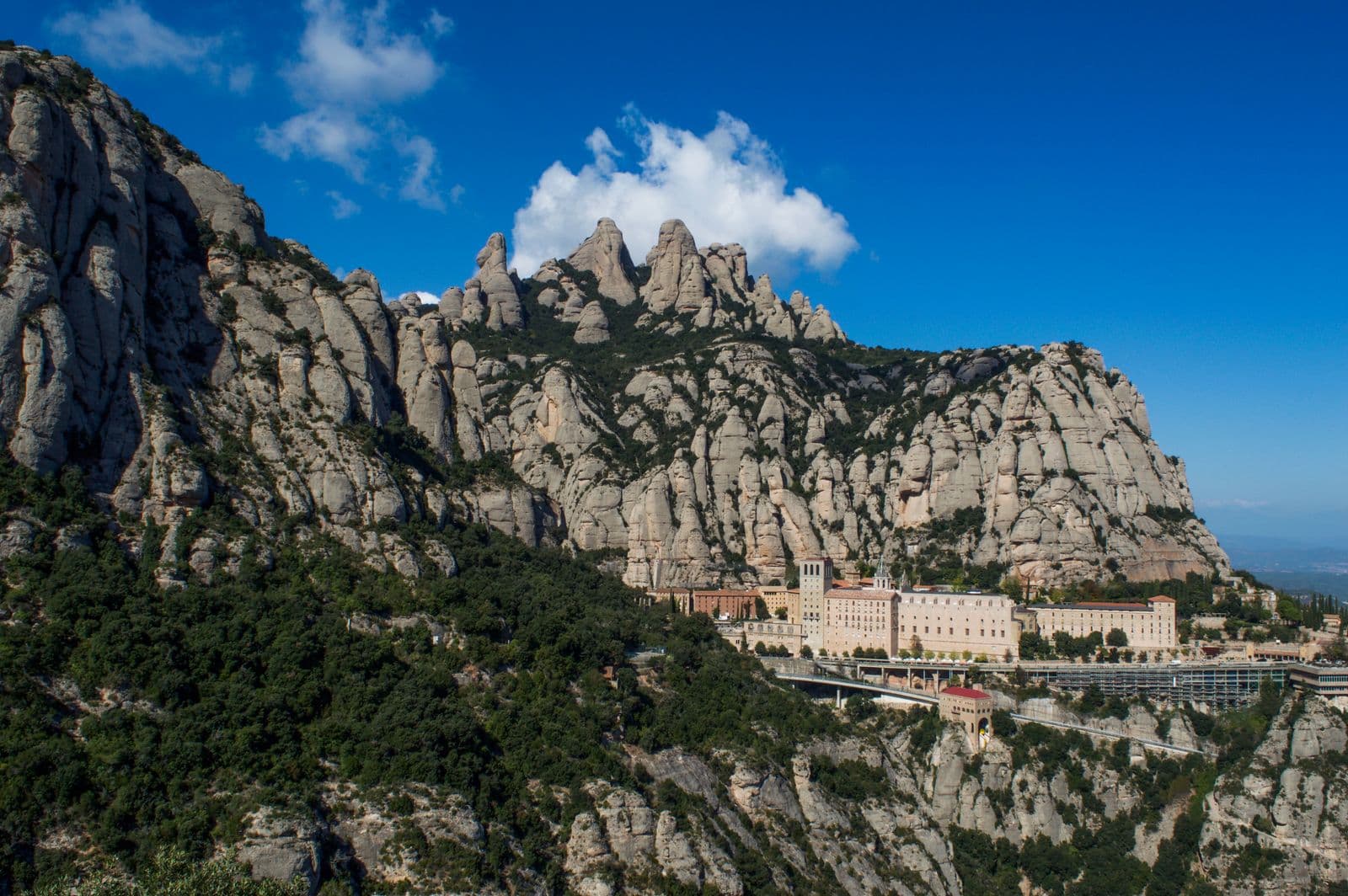 Day Trips from Barcelona (2026): Montserrat, Girona, Tarragona & More